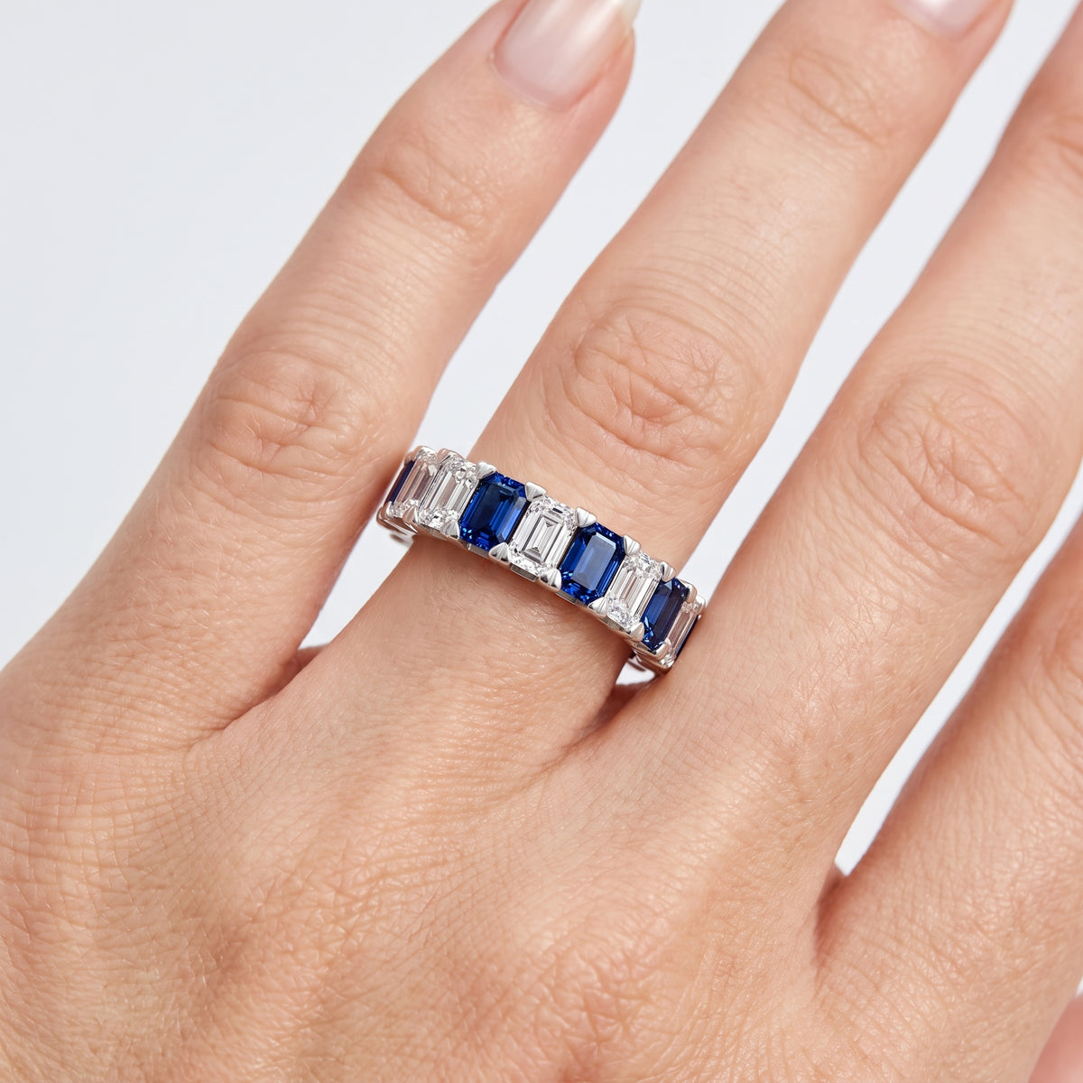 _lifestyle_image@SKU:G3541-LGSE02020004W #metal_10k-white-gold+origin_lab-created