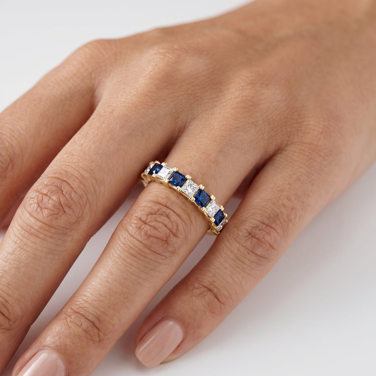 _lifestyle_image@SKU:G3545-NGSP01070004Y #metal_14k-yellow-gold+origin_lab-created