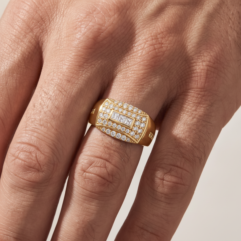 _lifestyle_image@SKU:G4083-LADP01050004Y #metal_10k-yellow-gold+origin_lab-grown+quality_g-si