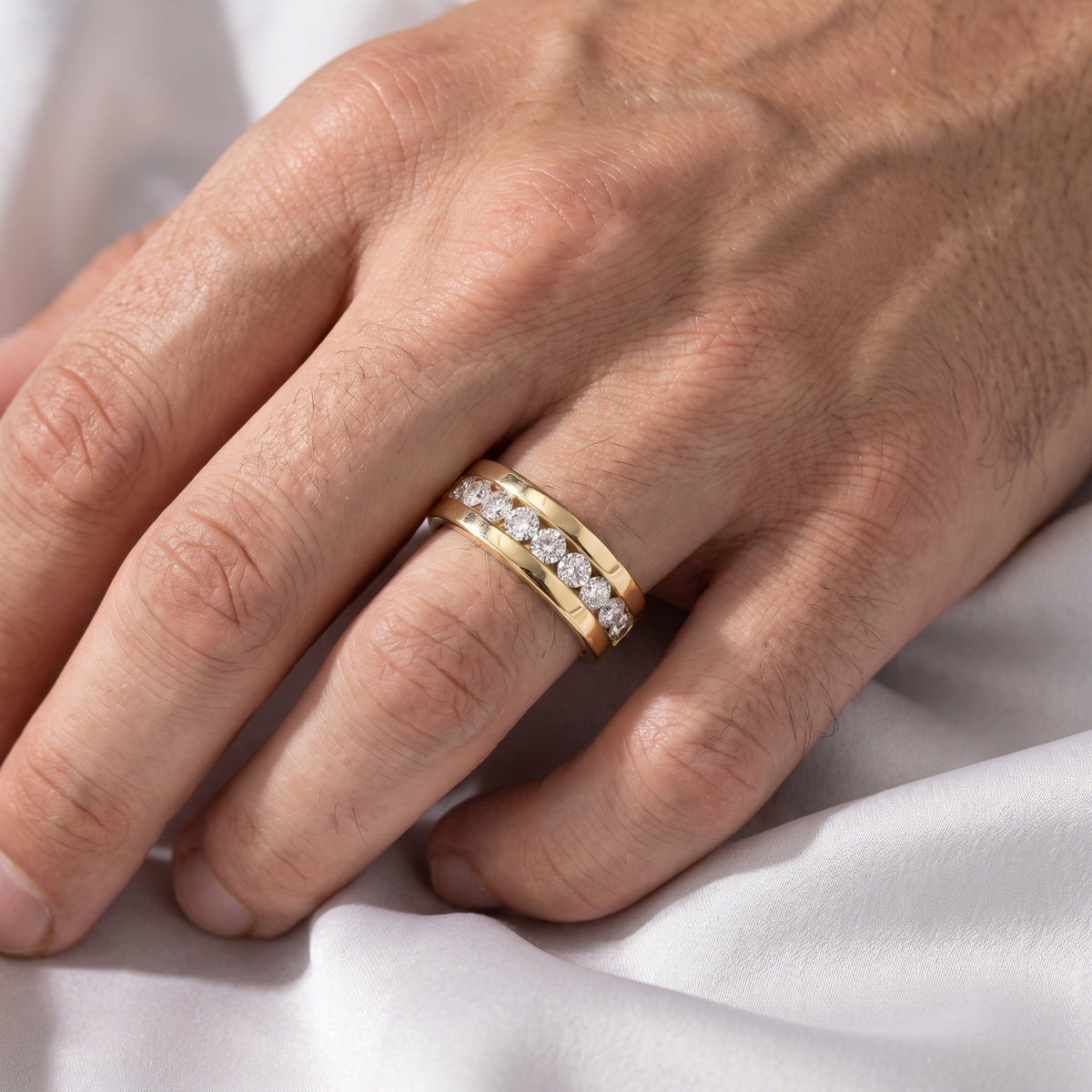_lifestyle_image@SKU:G7769-LADR0135000DY #metal_14k-yellow-gold-vermeil+origin_lab-grown+quality_g-si