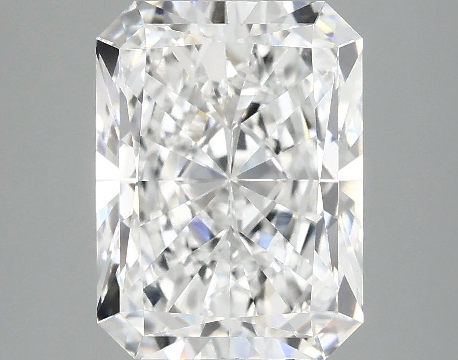 3.89 Carat Radiant Shaped Excellent Cut VS2 IGI Certified Lab Grown Diamond