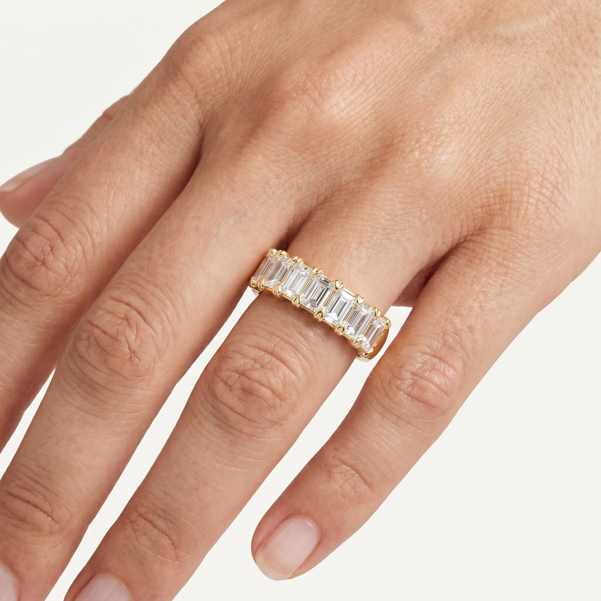 _lifestyle_image@SKU:A1173-NADE01000004Y #metal_14k-yellow-gold+origin_lab-grown+quality_ef-vs2+