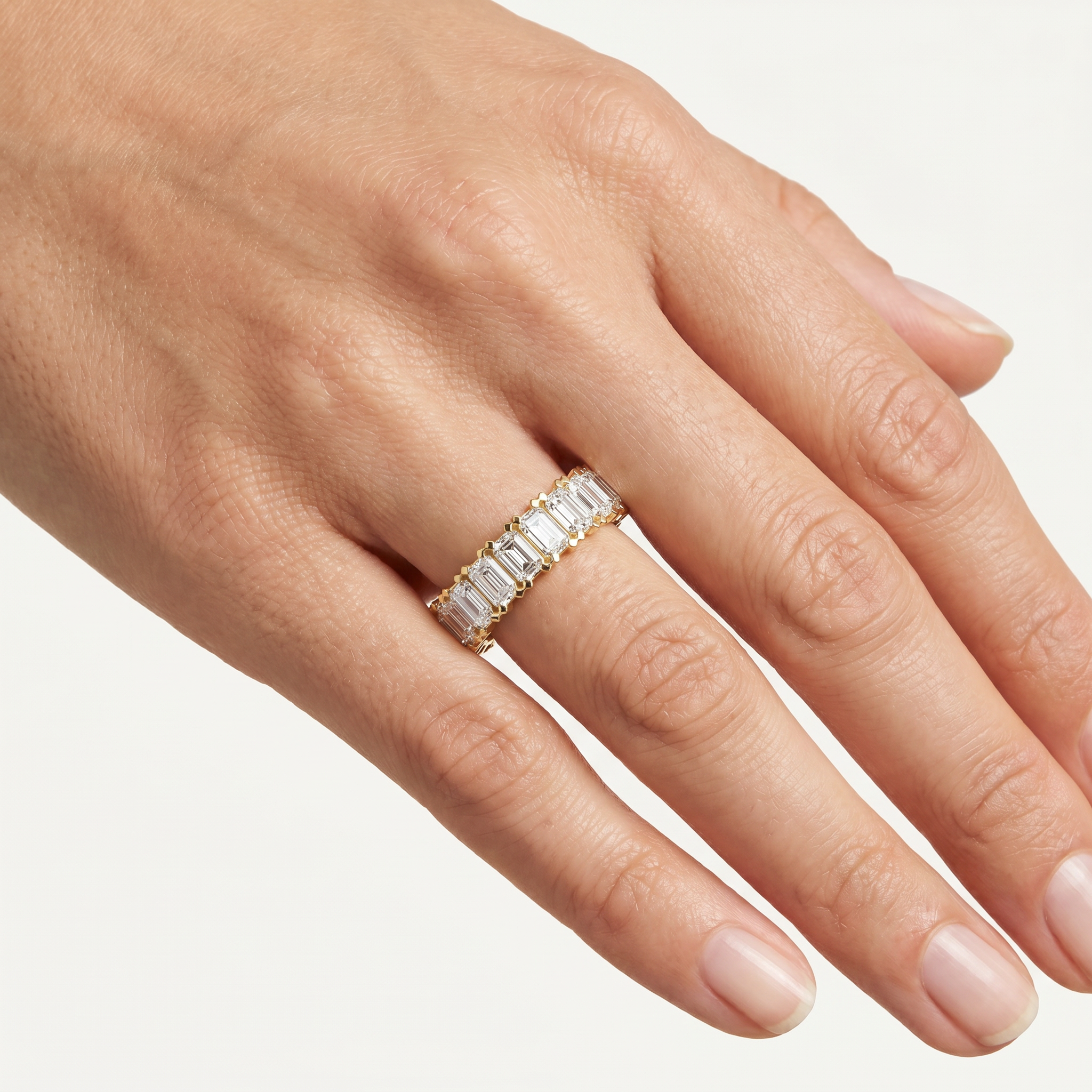 _lifestyle_image@SKU:T1731-NADE03120004Y #metal_14k-yellow-gold+origin_lab-grown+quality_ef-vs2+