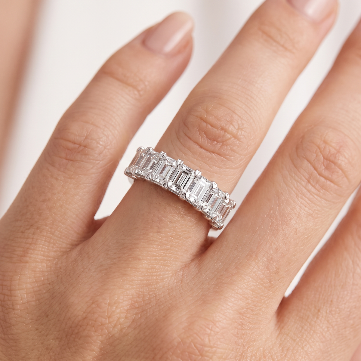 _lifestyle_image@SKU:A1173-NADE04000004W #metal_14k-white-gold+origin_lab-grown+quality_ef-vs2+