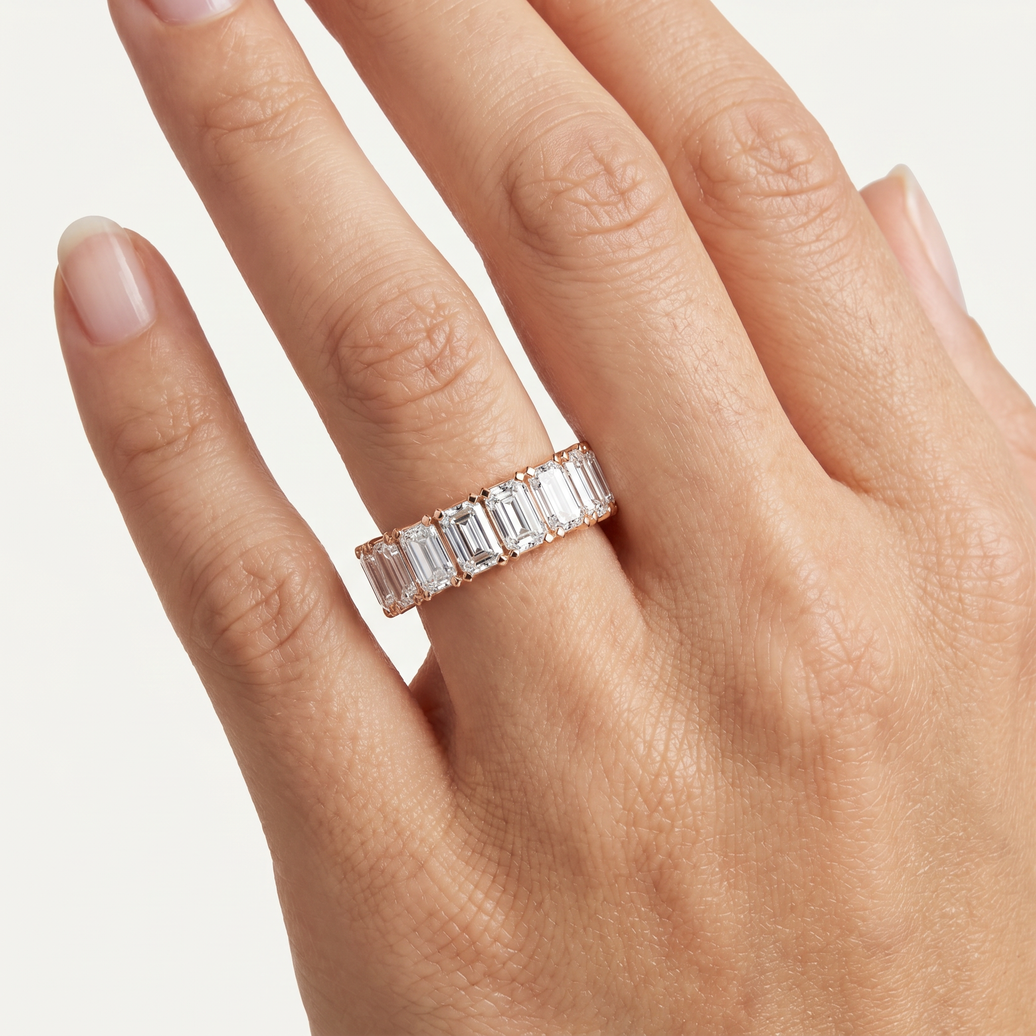 _lifestyle_image@SKU:T1731-NADE04140004P #metal_14k-rose-gold+origin_lab-grown+quality_ef-vs2+