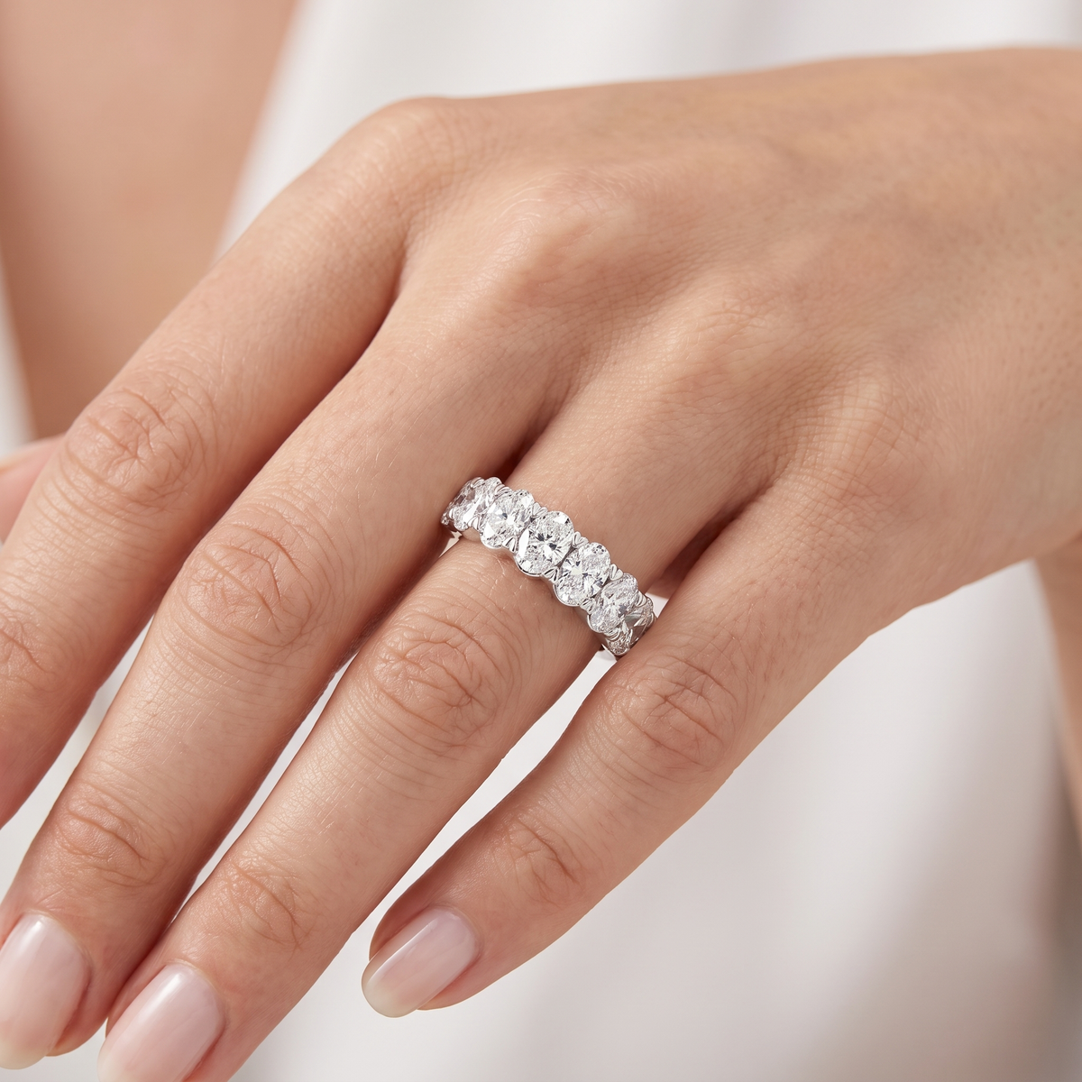 _lifestyle_image@SKU:A1173-LADO04000004W #metal_10k-white-gold+origin_lab-grown+quality_g-si
