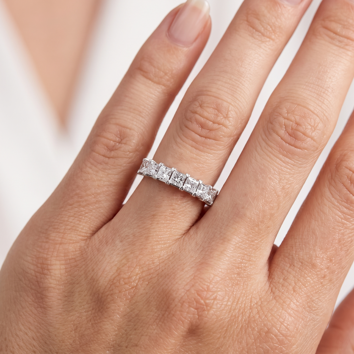 _lifestyle_image@SKU:A1173-NADP01000004W #metal_14k-white-gold+origin_lab-grown+quality_ef-vs2+