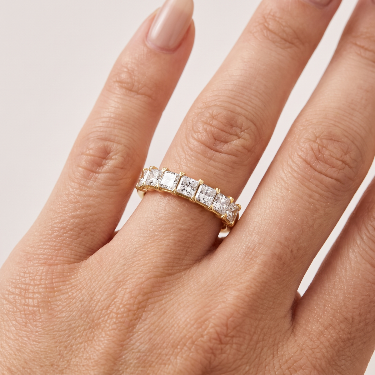 _lifestyle_image@SKU:A1173-NADP01000004Y #metal_14k-yellow-gold+origin_lab-grown+quality_ef-vs2+