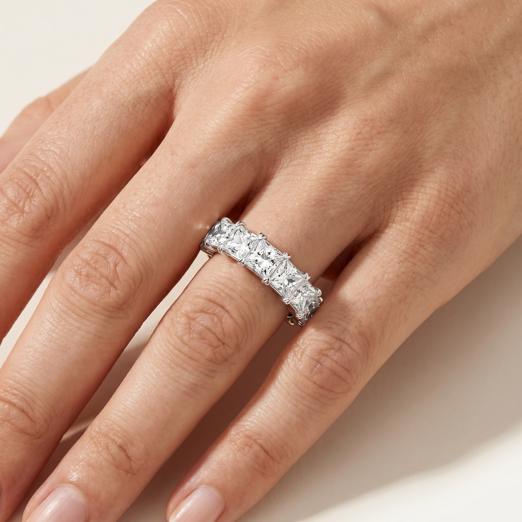 _lifestyle_image@SKU:A1173-NADP02000004W #metal_14k-white-gold+origin_lab-grown+quality_ef-vs2+