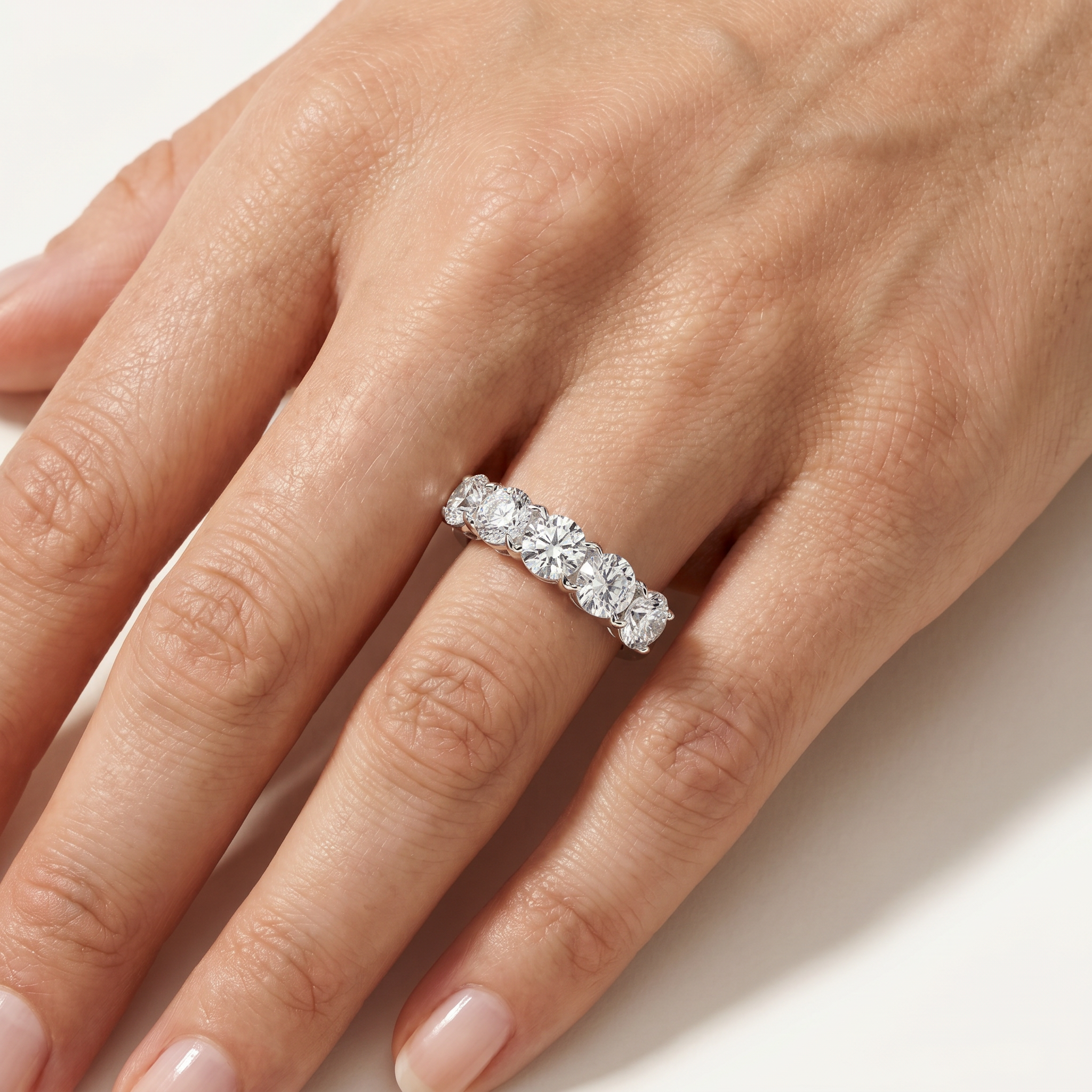 _roll_image@SKU:A7730-LADR02000004W #metal_14k-white-gold+origin_lab-grown+quality_g-si