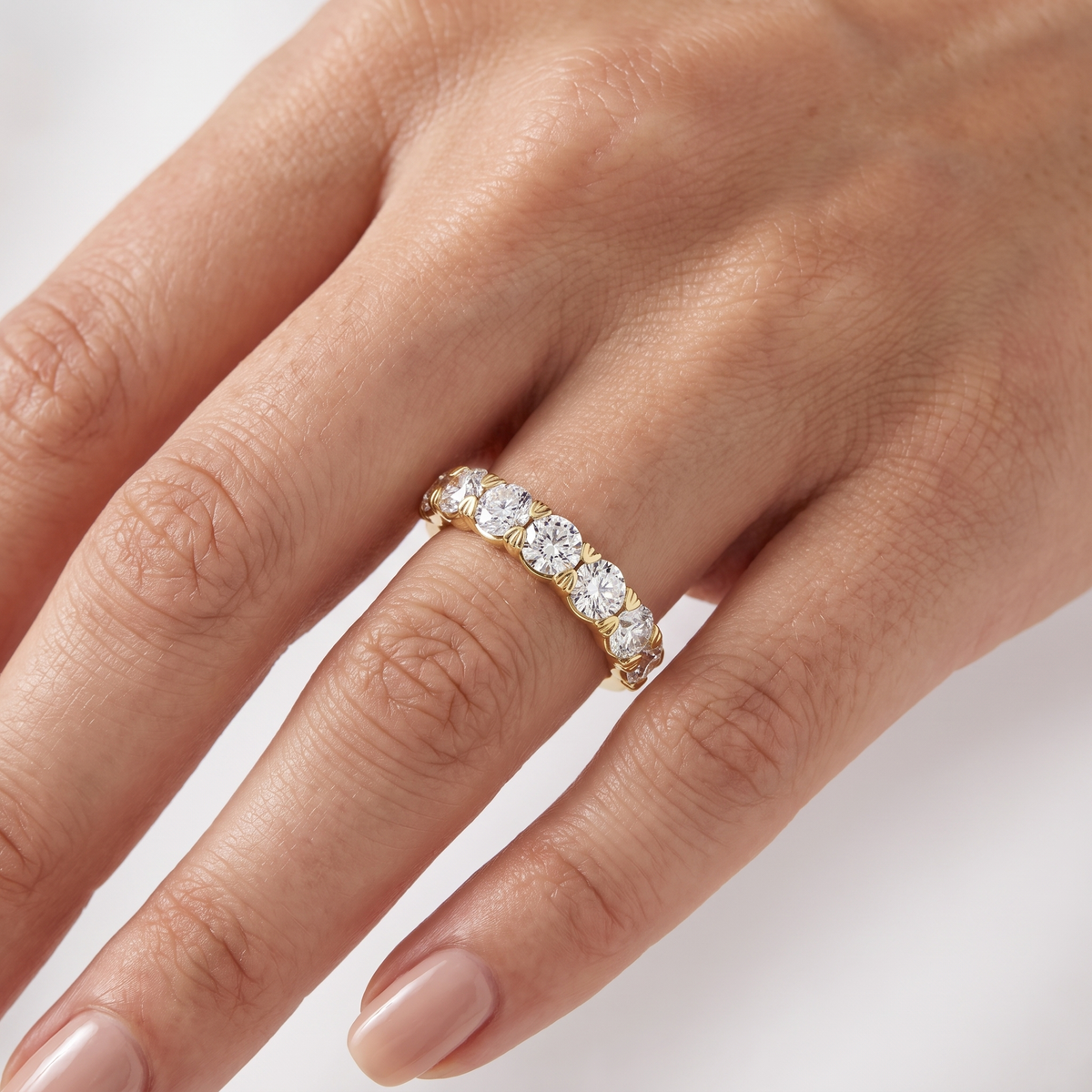 _lifestyle_image@SKU:A1173-NADR03000004Y #metal_14k-yellow-gold+origin_lab-grown+quality_ef-vs2+