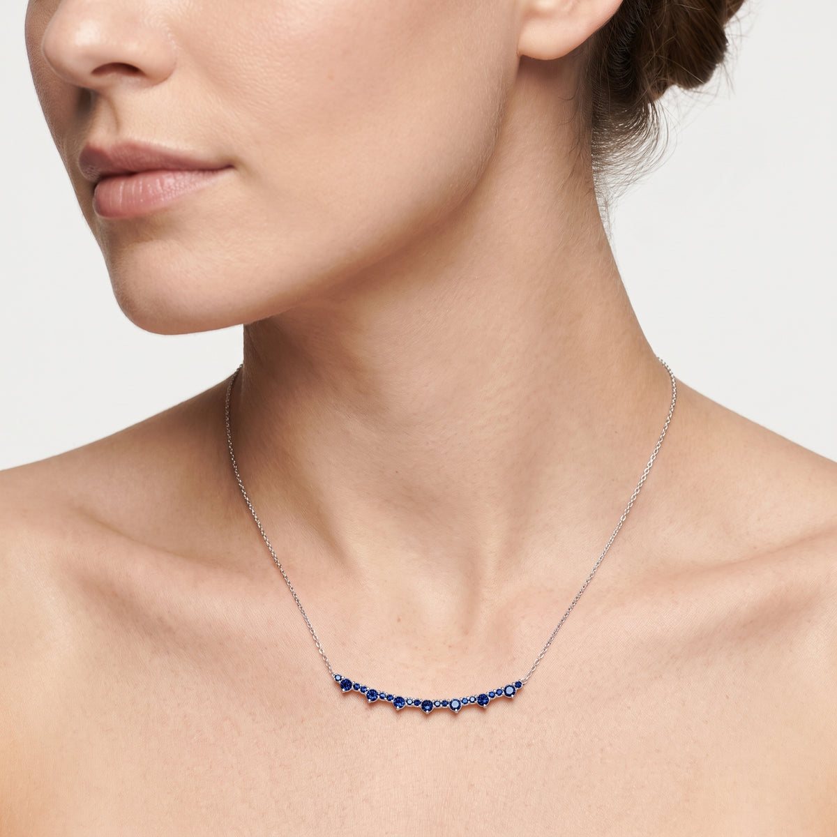 _lifestyle_image@SKU:N2013-BSGR01130004W #metal_10k-white-gold+origin_lab-created