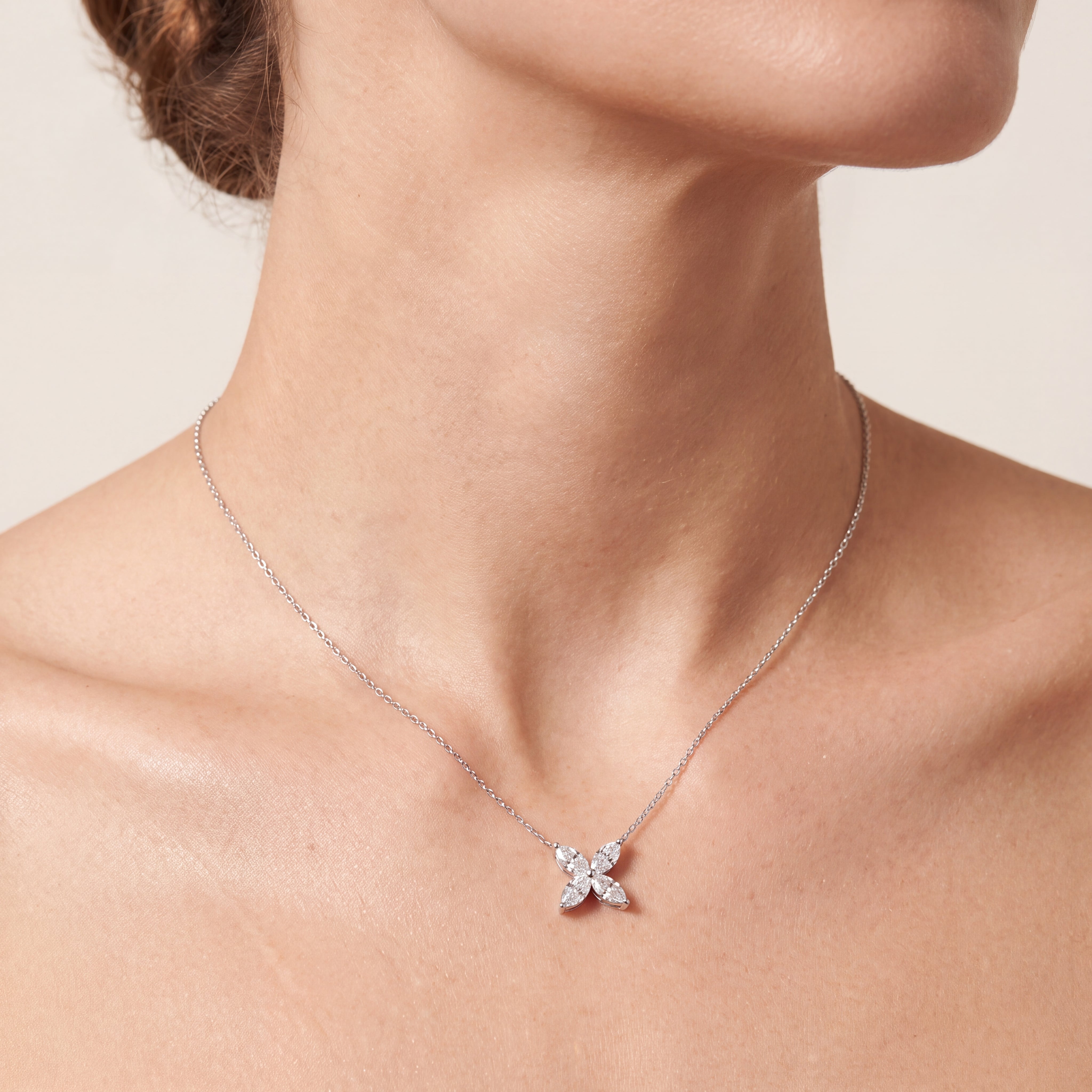 _lifestyle_image@SKU:N3577-LADM02000004W #metal_10k-white-gold+origin_lab-grown+quality_g-si