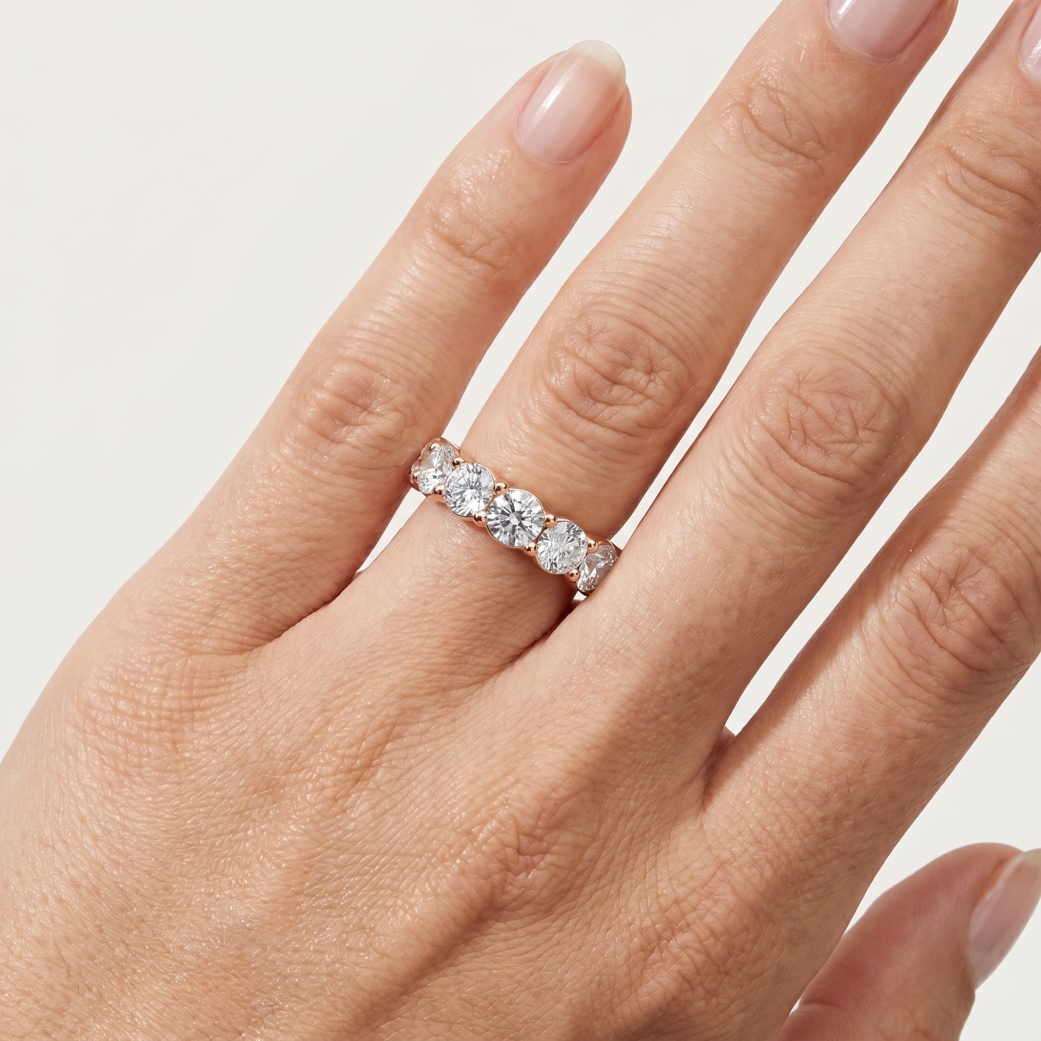 _lifestyle_image@SKU:T2986-NADR05180004P #metal_14k-rose-gold+origin_lab-grown+quality_ef-vs2+