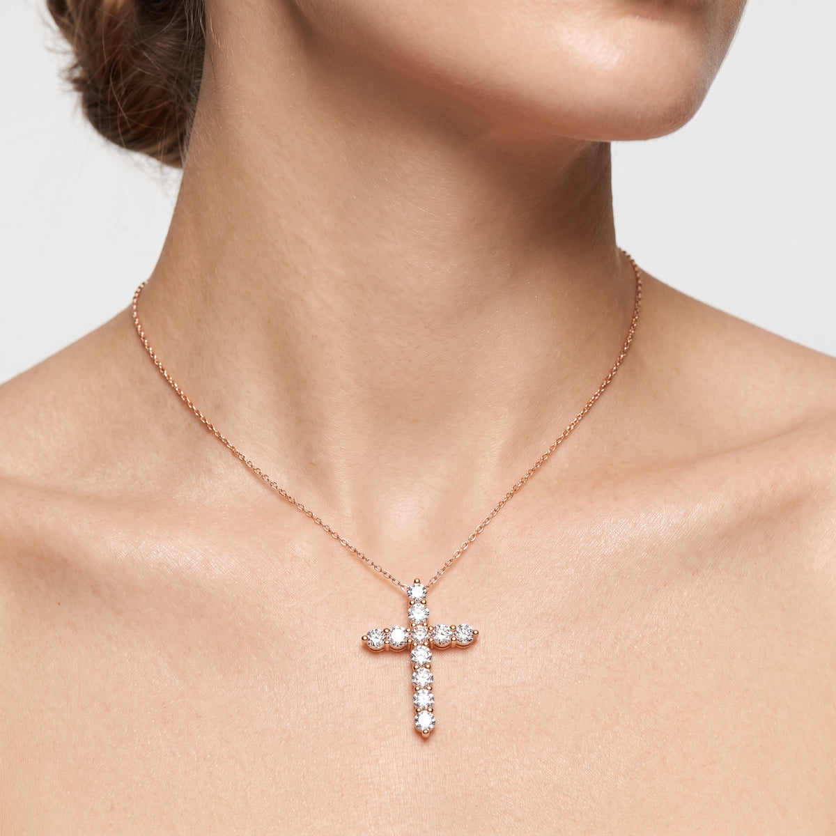 _lifestyle_image@SKU:P0960-LADR02000004P #metal_10k-rose-gold+origin_lab-grown+quality_g-si