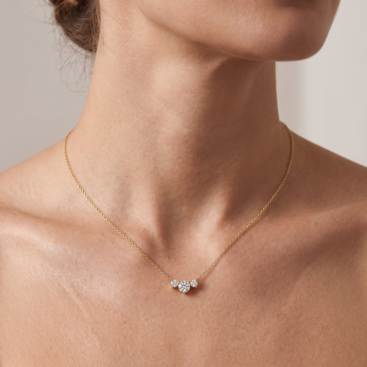 _lifestyle_image@SKU:P1229-LADR00500004Y #metal_10k-yellow-gold+origin_lab-grown+quality_g-si