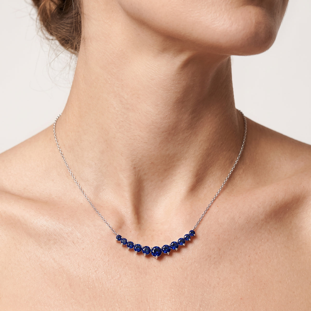 _lifestyle_image@SKU:P1232-BSGR0101000PL #metal_silver+origin_lab-created