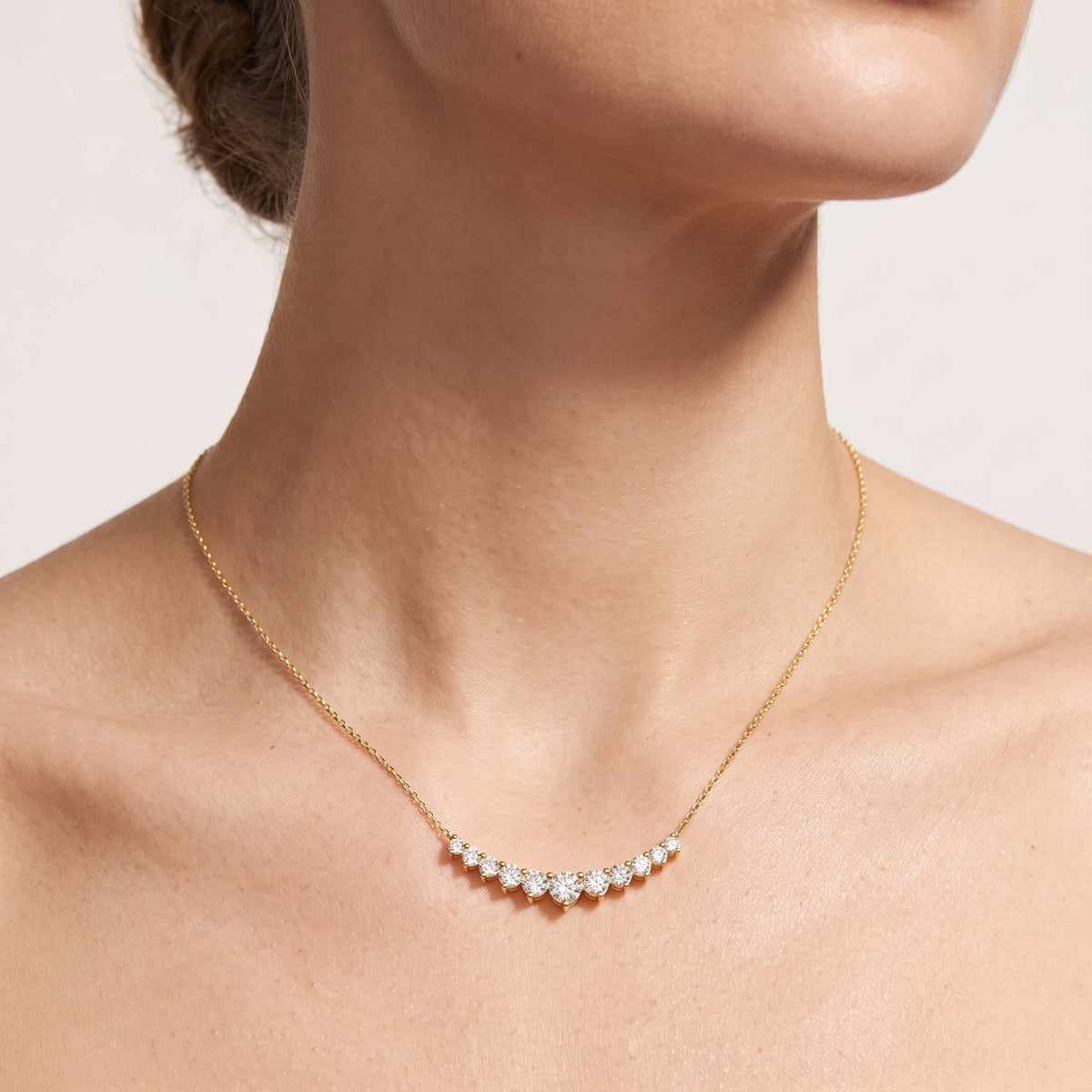 _lifestyle_image@SKU:P1232-LADR01010004Y #metal_10k-yellow-gold+origin_lab-grown+quality_g-si
