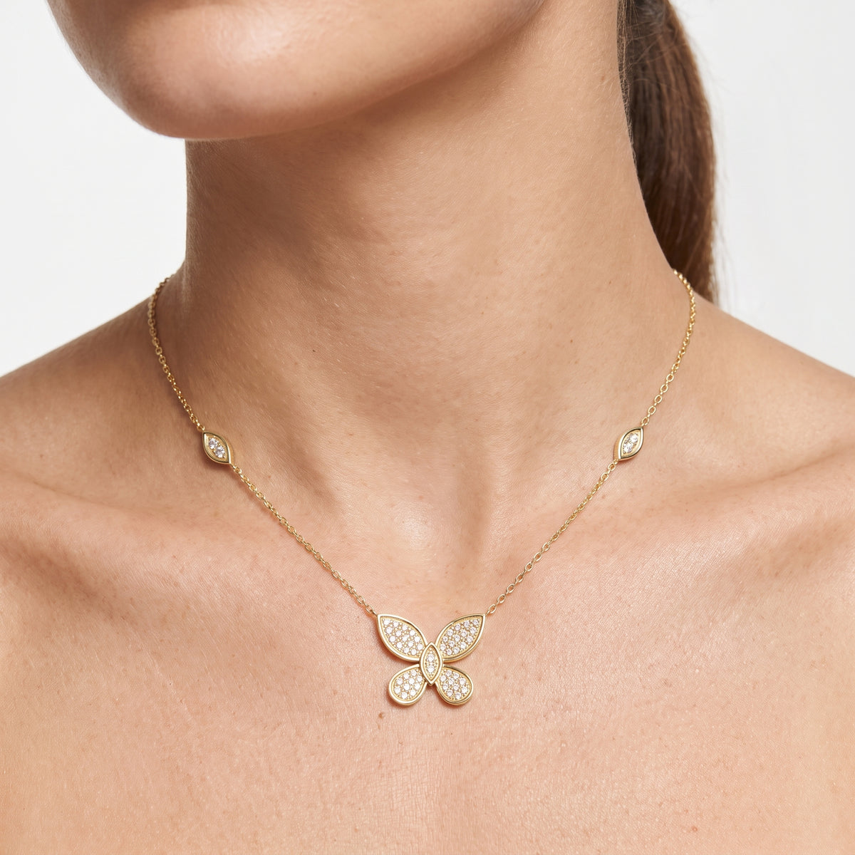 _lifestyle_image@SKU:P1699-LADR00360004Y #metal_10k-yellow-gold+origin_lab-grown+quality_g-si