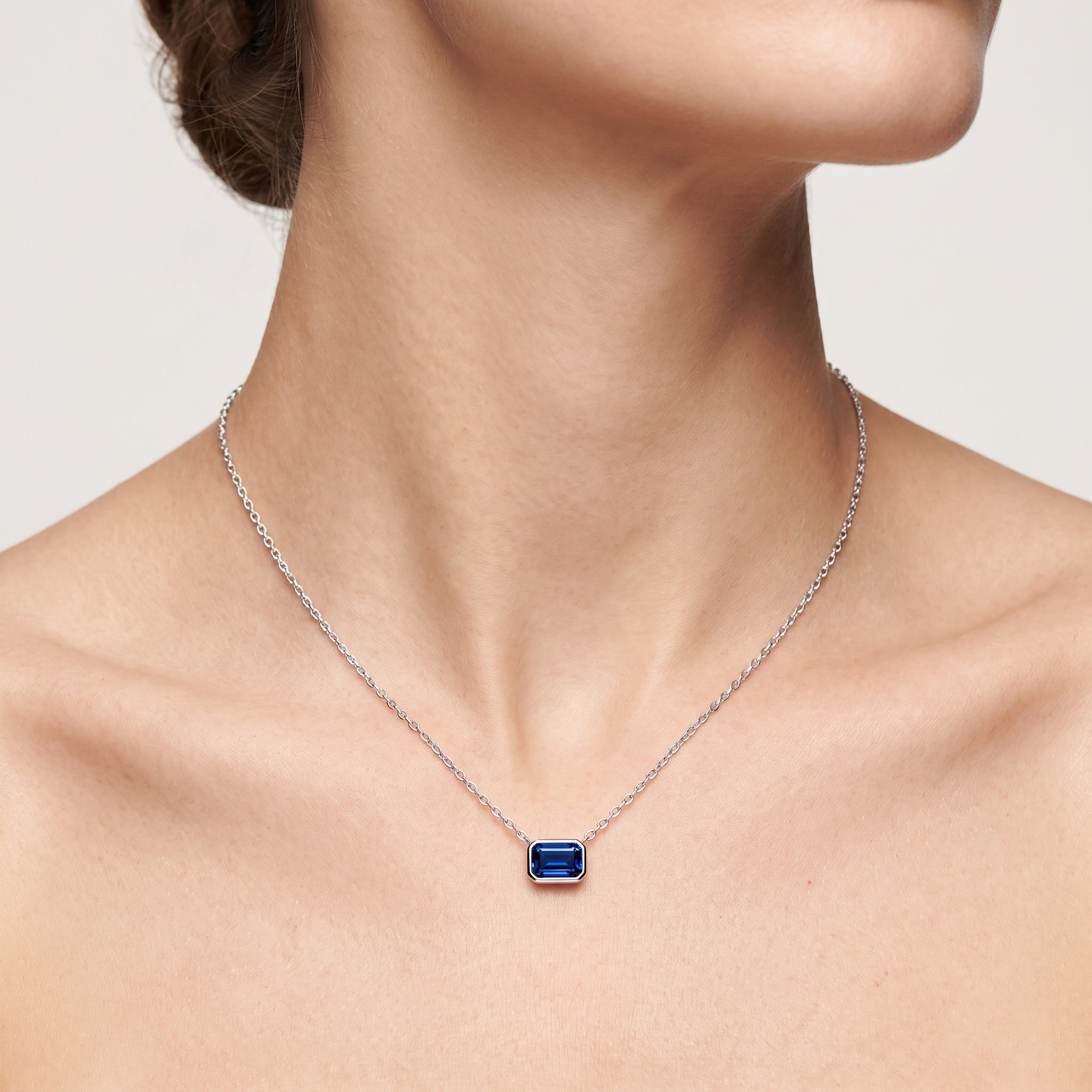 _lifestyle_image@SKU:P245G-BSGE0025000PL #metal_silver+origin_lab-created