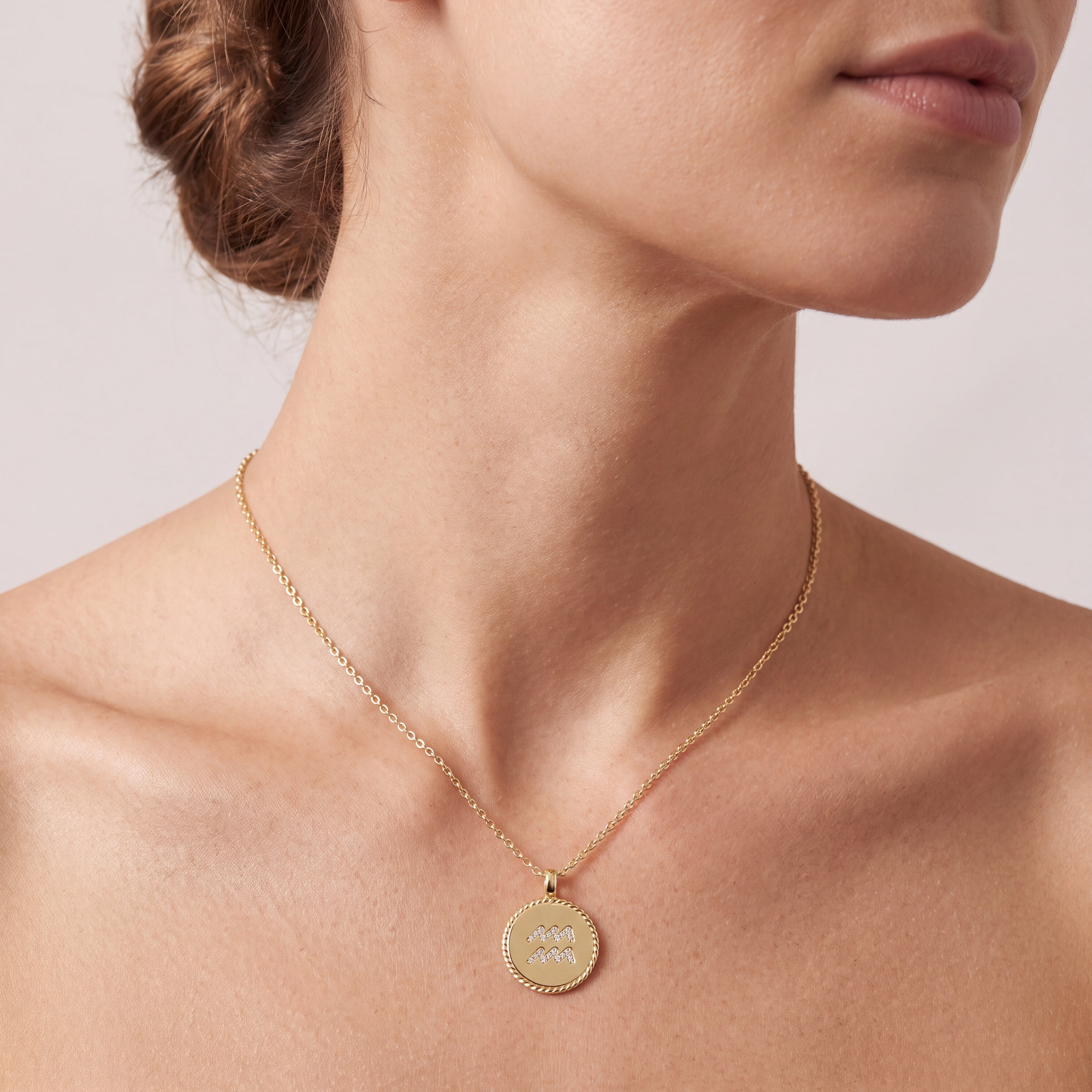 _lifestyle_image@SKU:P3779-LADR00110004Y #metal_10k-yellow-gold+origin_lab-grown+quality_g-si