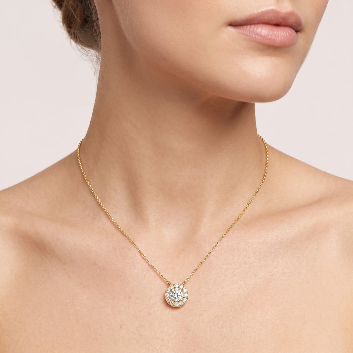_lifestyle_image@SKU:P6150-LADR01000004Y #metal_10k-yellow-gold+origin_lab-grown+quality_g-si