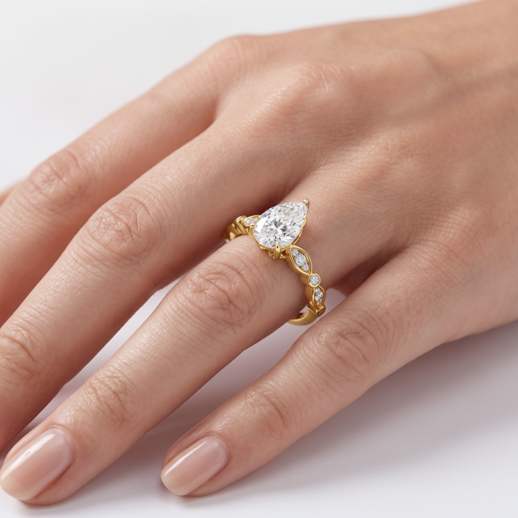 _lifestyle_image@SKU:R0055-NADD01000004Y #metal_14k-yellow-gold+origin_lab-grown+quality_ef-vs2+
