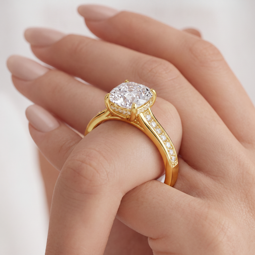 _lifestyle_image@SKU:R0323-LADC02000004Y #metal_10k-yellow-gold+origin_lab-grown+quality_g-si