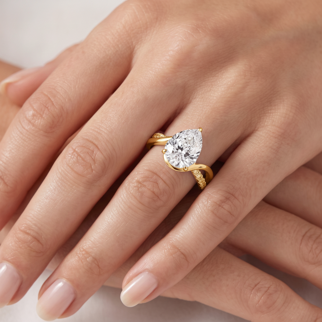 _lifestyle_image@SKU:R0329-NADD04000004Y #metal_14k-yellow-gold+origin_lab-grown+quality_ef-vs2+