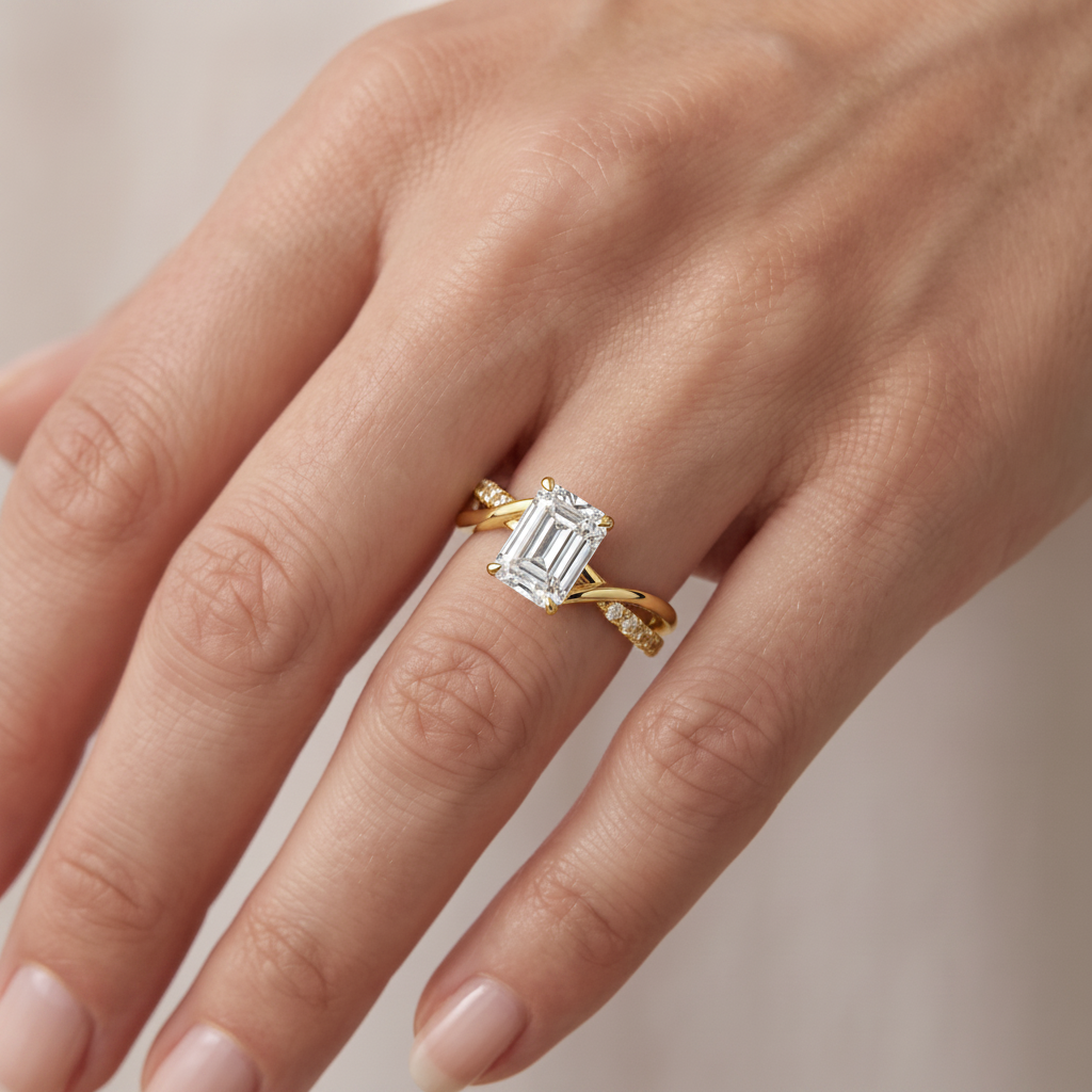 _lifestyle_image@SKU:R0329-LADE01000004Y #metal_10k-yellow-gold+origin_lab-grown+quality_g-si