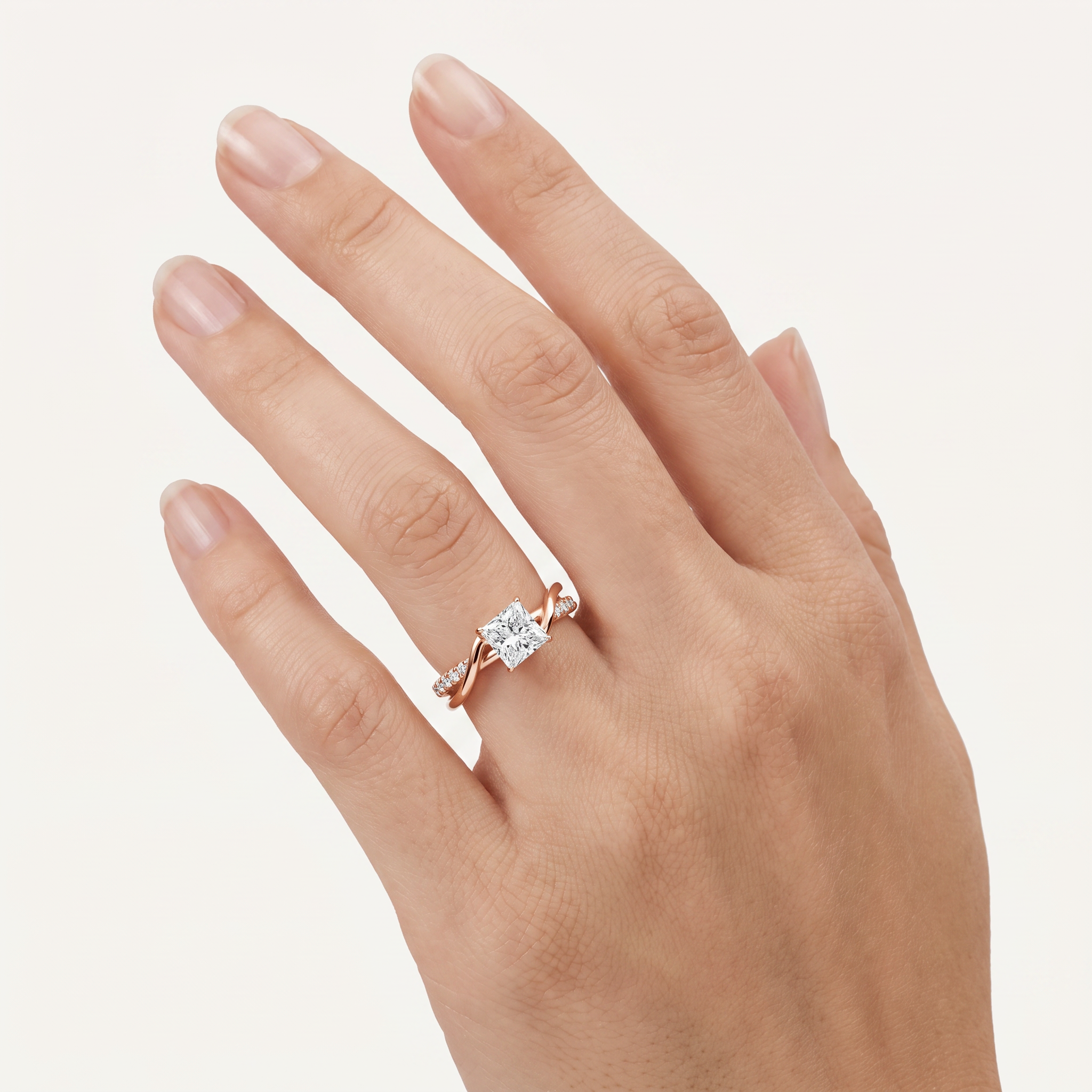 _lifestyle_image@SKU:R0329-LADP01000004P #metal_10k-rose-gold+origin_lab-grown+quality_g-si