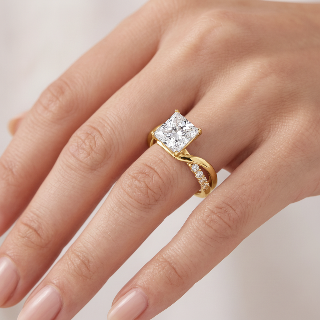 _lifestyle_image@SKU:R0329-LADP02000004Y #metal_10k-yellow-gold+origin_lab-grown+quality_g-si