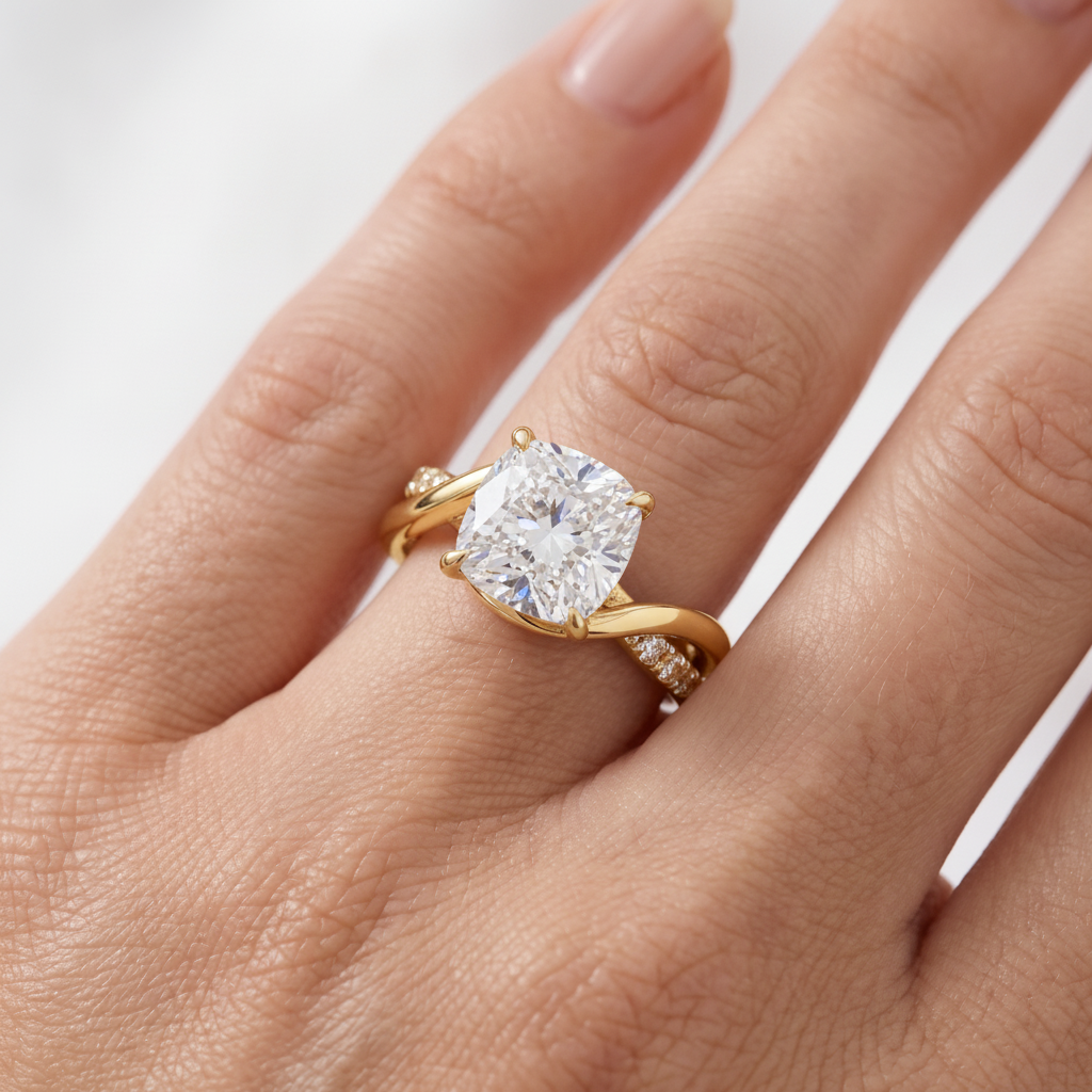_lifestyle_image@SKU:R0329-NADC04000004Y #metal_14k-yellow-gold+origin_lab-grown+quality_ef-vs2+