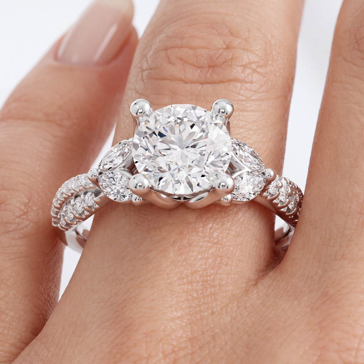 _lifestyle_image@SKU:R0330-NADR01000004W #metal_14k-white-gold+origin_lab-grown+quality_ef-vs2+