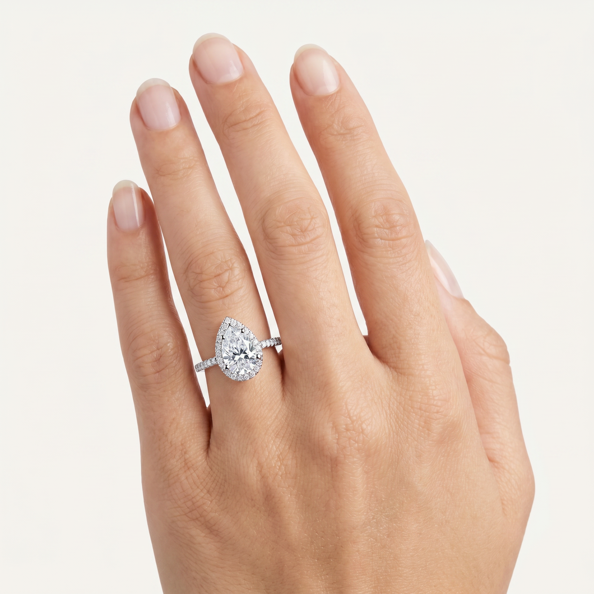 _lifestyle_image@SKU:R0514-LADD01000004W #metal_10k-white-gold+origin_lab-grown+quality_g-si