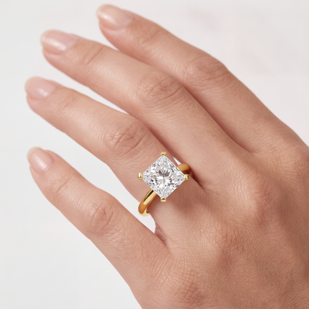 _lifestyle_image@SKU:R0952-NADP02000004Y #metal_14k-yellow-gold+origin_lab-grown+quality_ef-vs2+