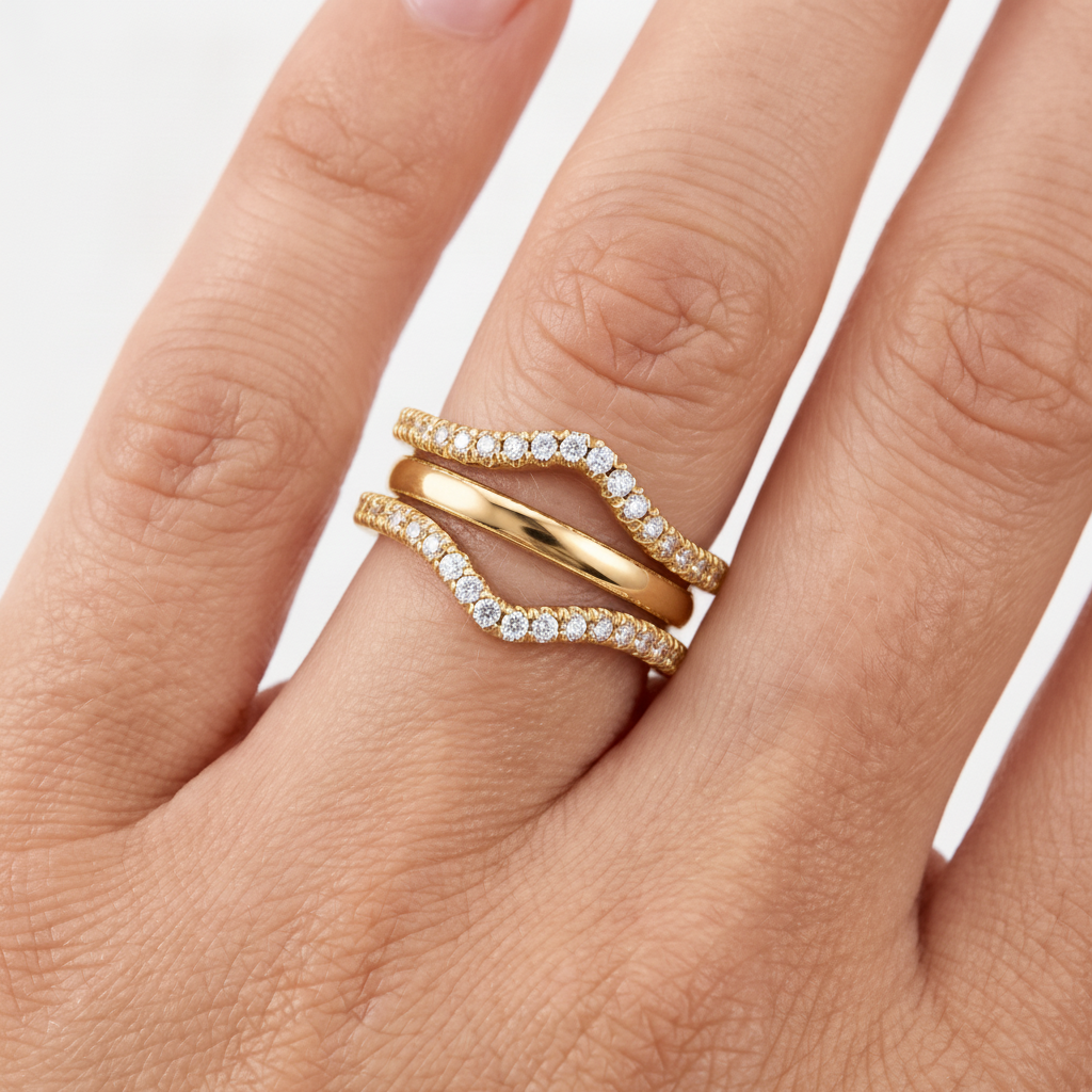 _lifestyle_image@SKU:R1063-LADR00310004Y #metal_10k-yellow-gold+origin_lab-grown+quality_g-si