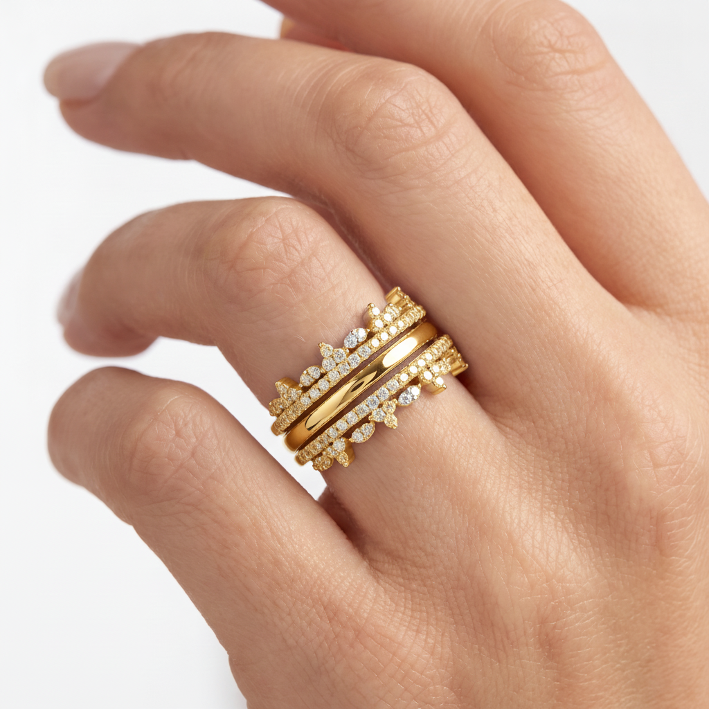 _lifestyle_image@SKU:R1163-LADR00620004Y #metal_10k-yellow-gold+origin_lab-grown+quality_g-si