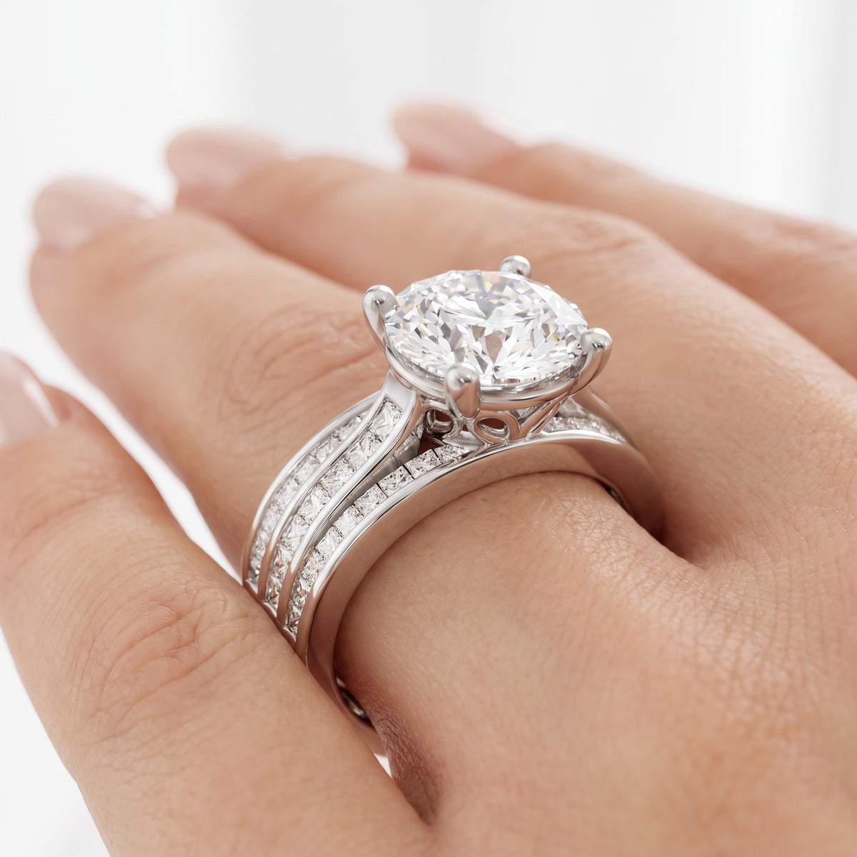 _lifestyle_image@SKU:R1195-NADR0300000PL #metal_platinum+origin_lab-grown+quality_ef-vs2+