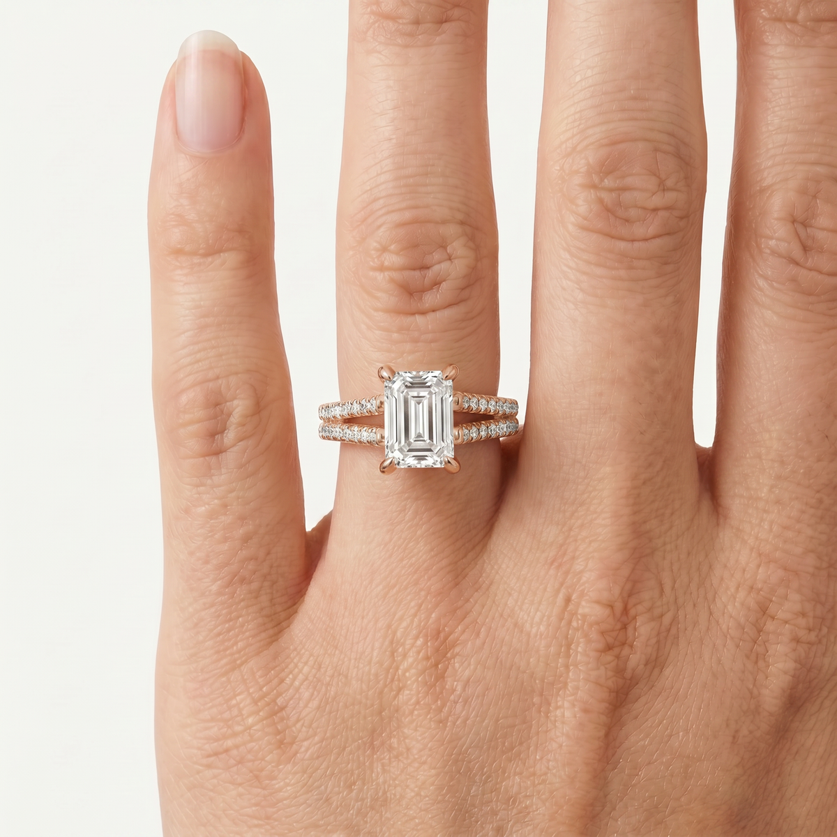 _lifestyle_image@SKU:R1939-LADE02000004P #metal_10k-rose-gold+origin_lab-grown+quality_g-si