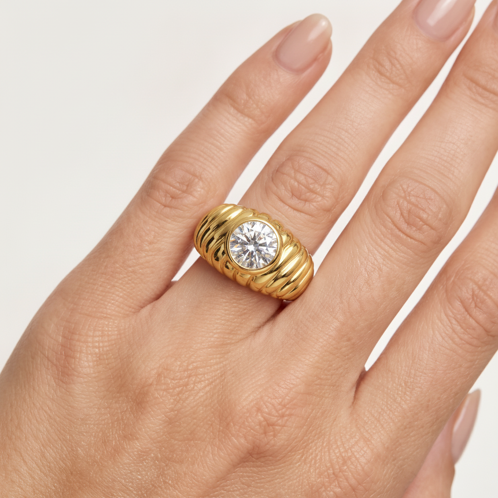 _lifestyle_image@SKU:R1947-LADR0200000DY #metal_14k-yellow-gold-vermeil+origin_lab-grown+quality_g-si