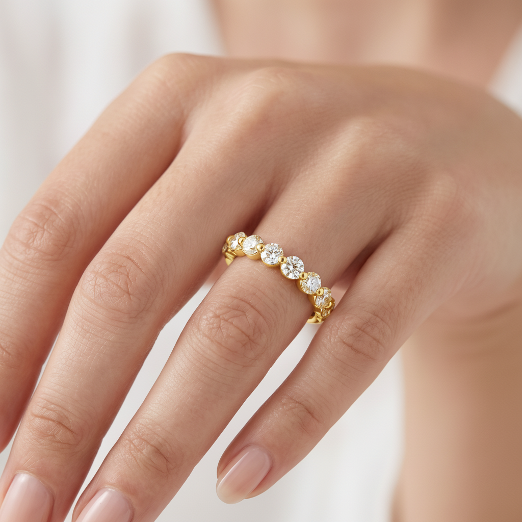 _lifestyle_image@SKU:R3505-NADR00700004Y #metal_14k-yellow-gold+origin_lab-grown+quality_ef-vs2+