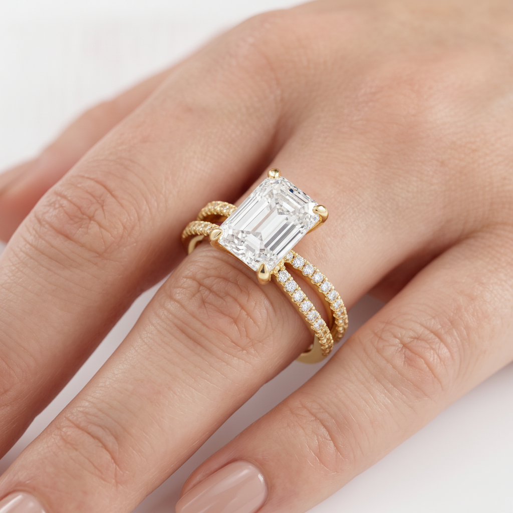 _lifestyle_image@SKU:R4118-LADE02000004Y #metal_10k-yellow-gold+origin_lab-grown+quality_g-si