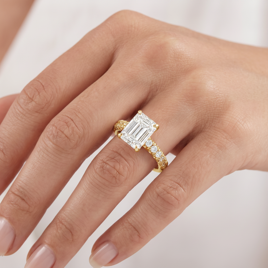 _lifestyle_image@SKU:R5118-LADE02000004Y #metal_10k-yellow-gold+origin_lab-grown+diamond-quality_g-si+