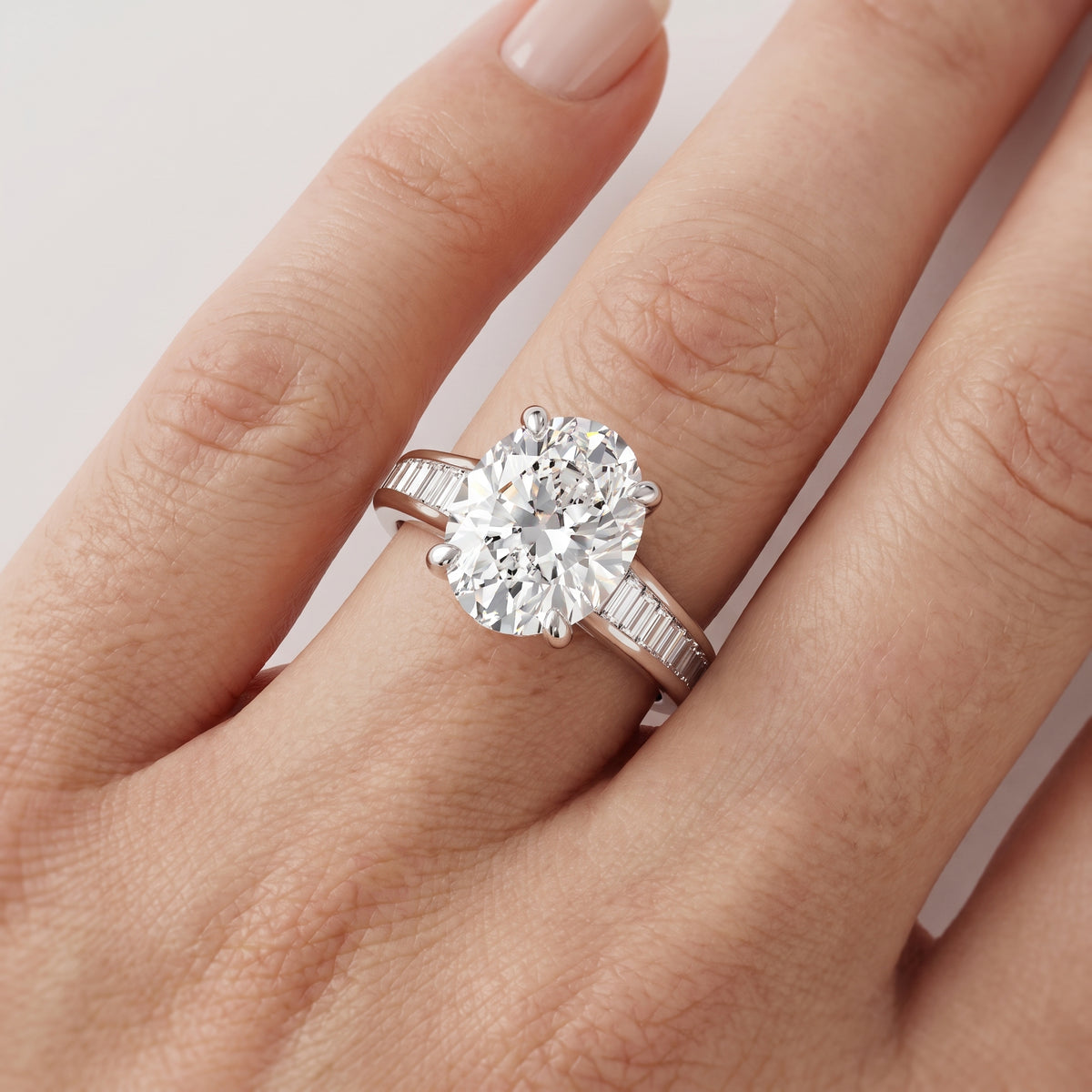 _lifestyle_image@SKU:R5136-NADO03000004W #metal_14k-white-gold+origin_lab-grown+quality_ef-vs2+
