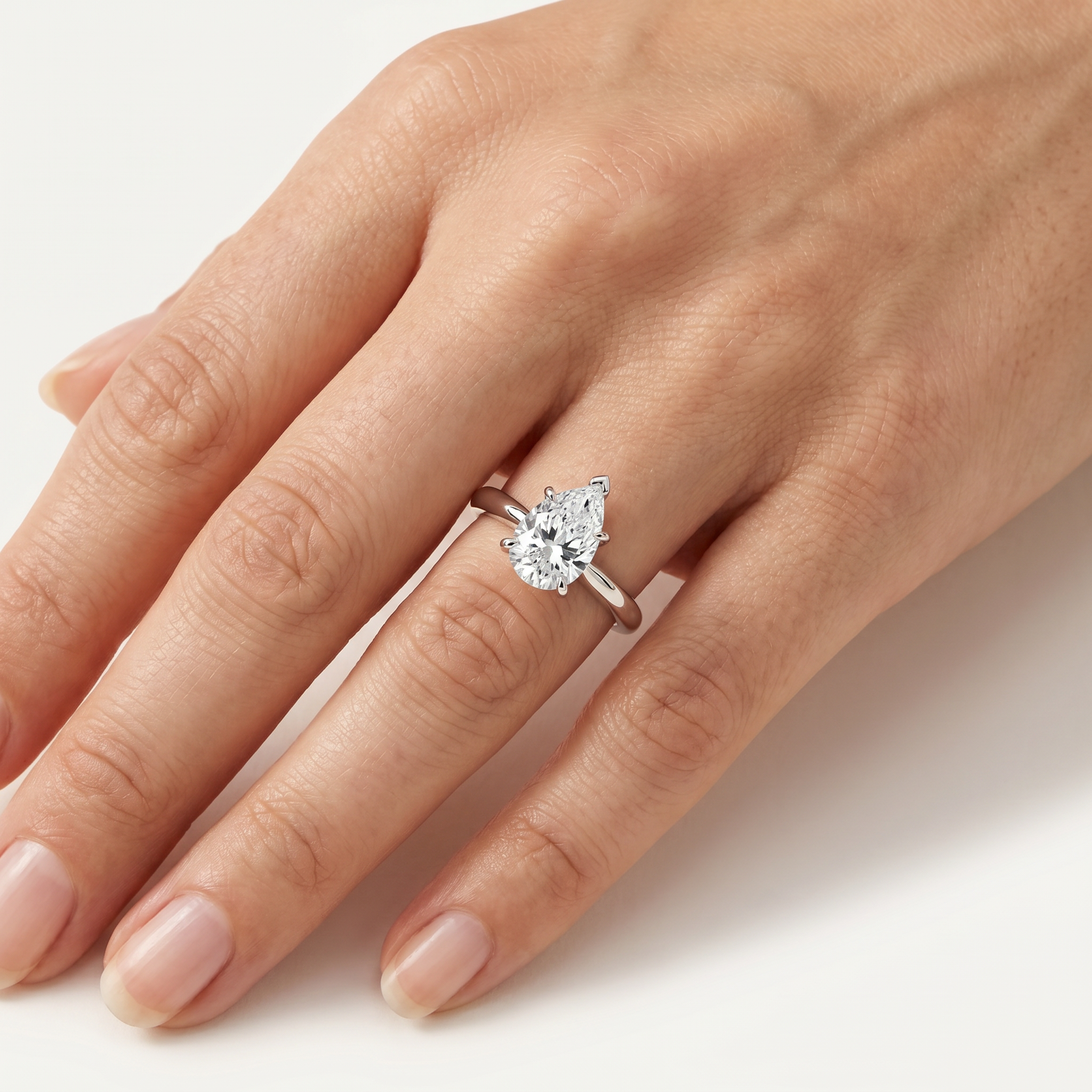_lifestyle_image@SKU:R5314-NADD0100000PL #metal_platinum+origin_lab-grown+quality_ef-vs2+