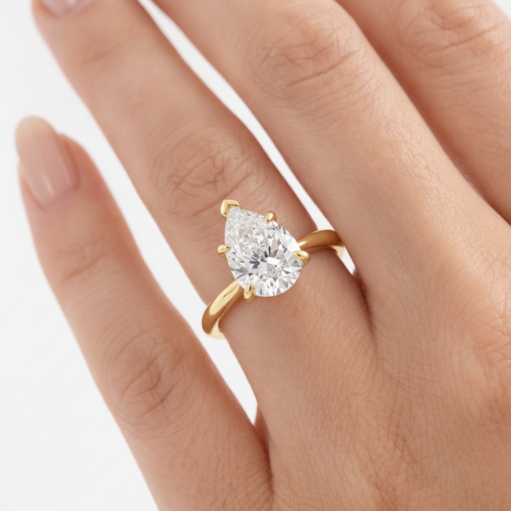 _lifestyle_image@SKU:R5314-LADD02000004Y #metal_10k-yellow-gold+origin_lab-grown+quality_g-si