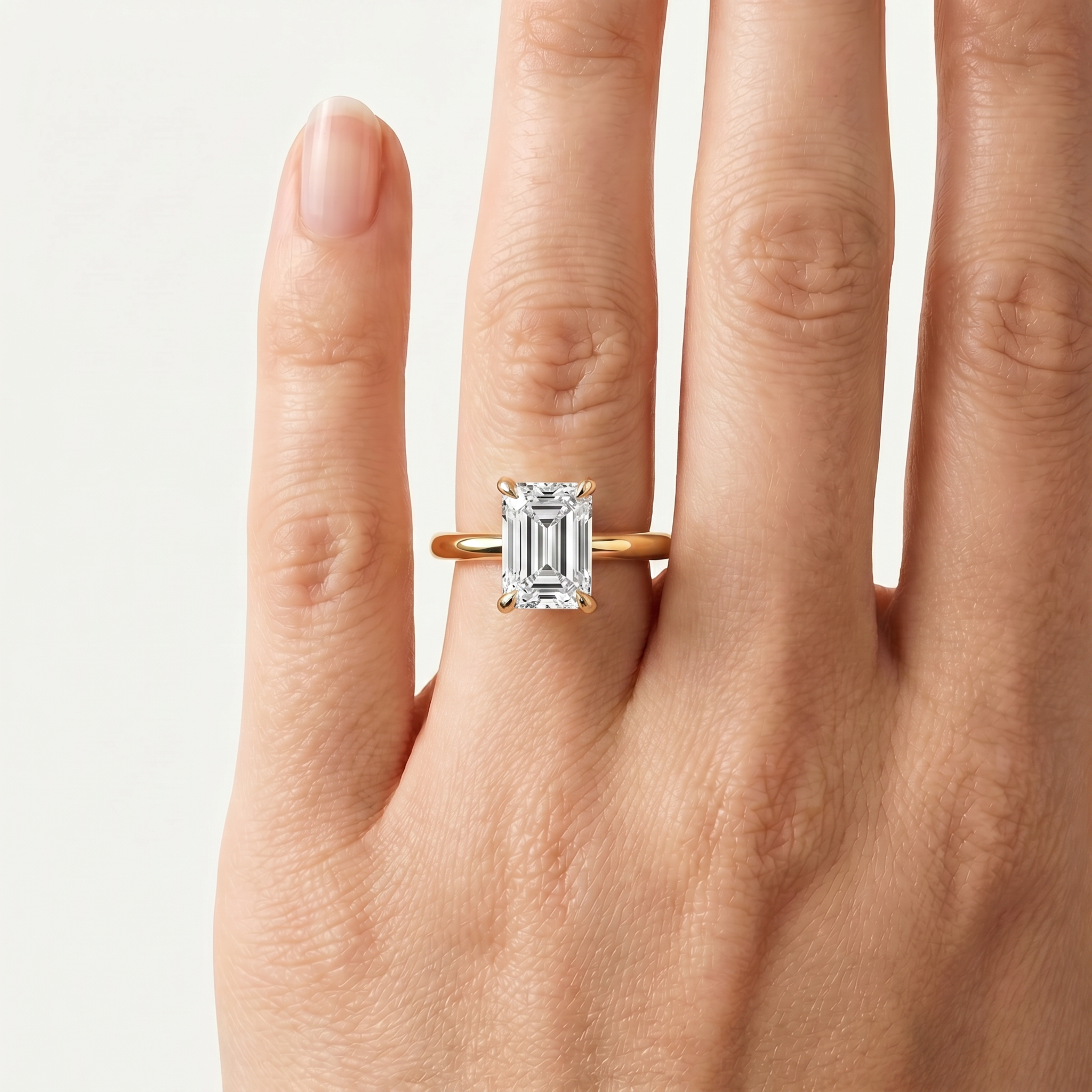 _lifestyle_image@SKU:R5314-NADE02000004Y #metal_14k-yellow-gold+origin_lab-grown+quality_ef-vs2+