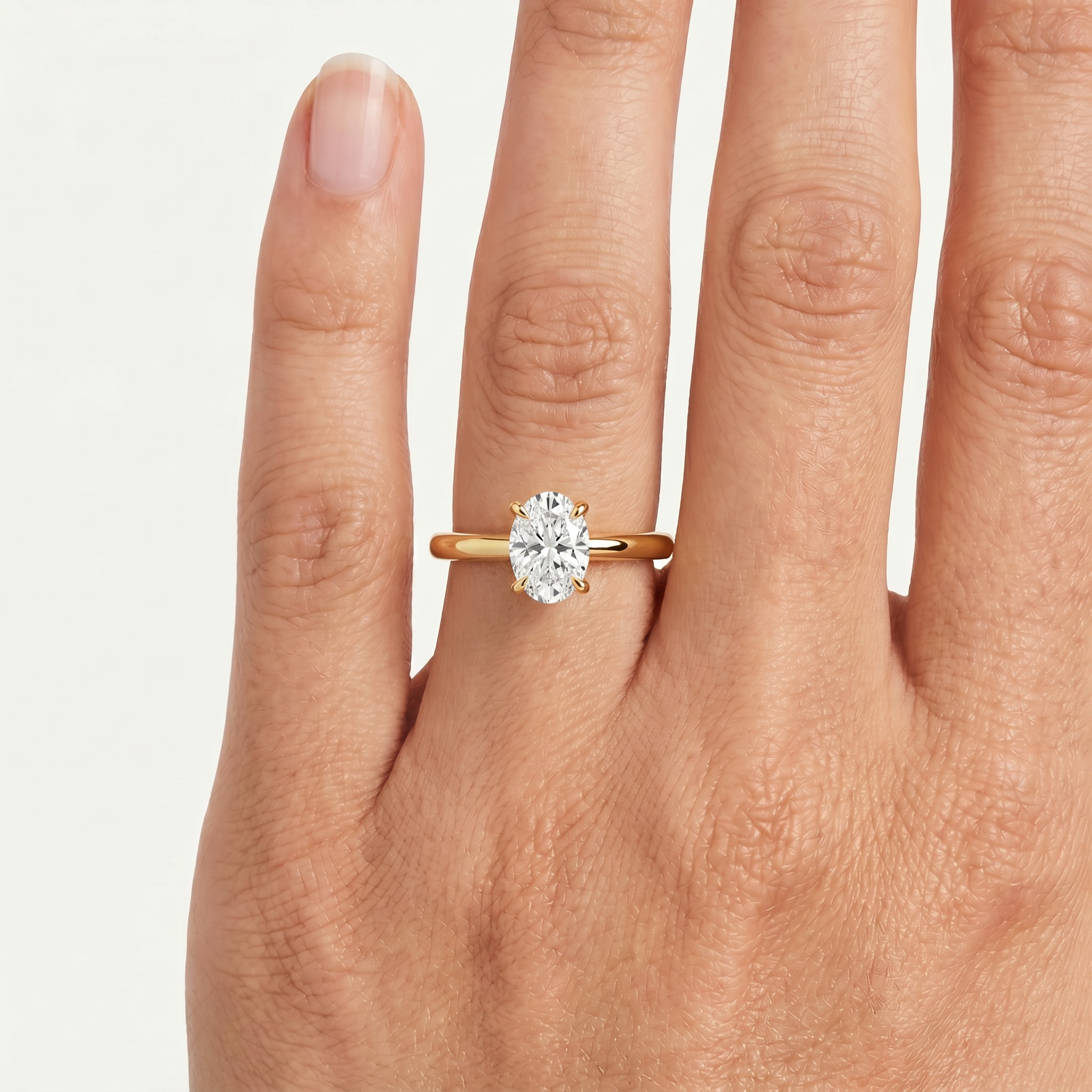 _lifestyle_image@SKU:R5314-LADO01000004Y #metal_10k-yellow-gold+origin_lab-grown+quality_g-si