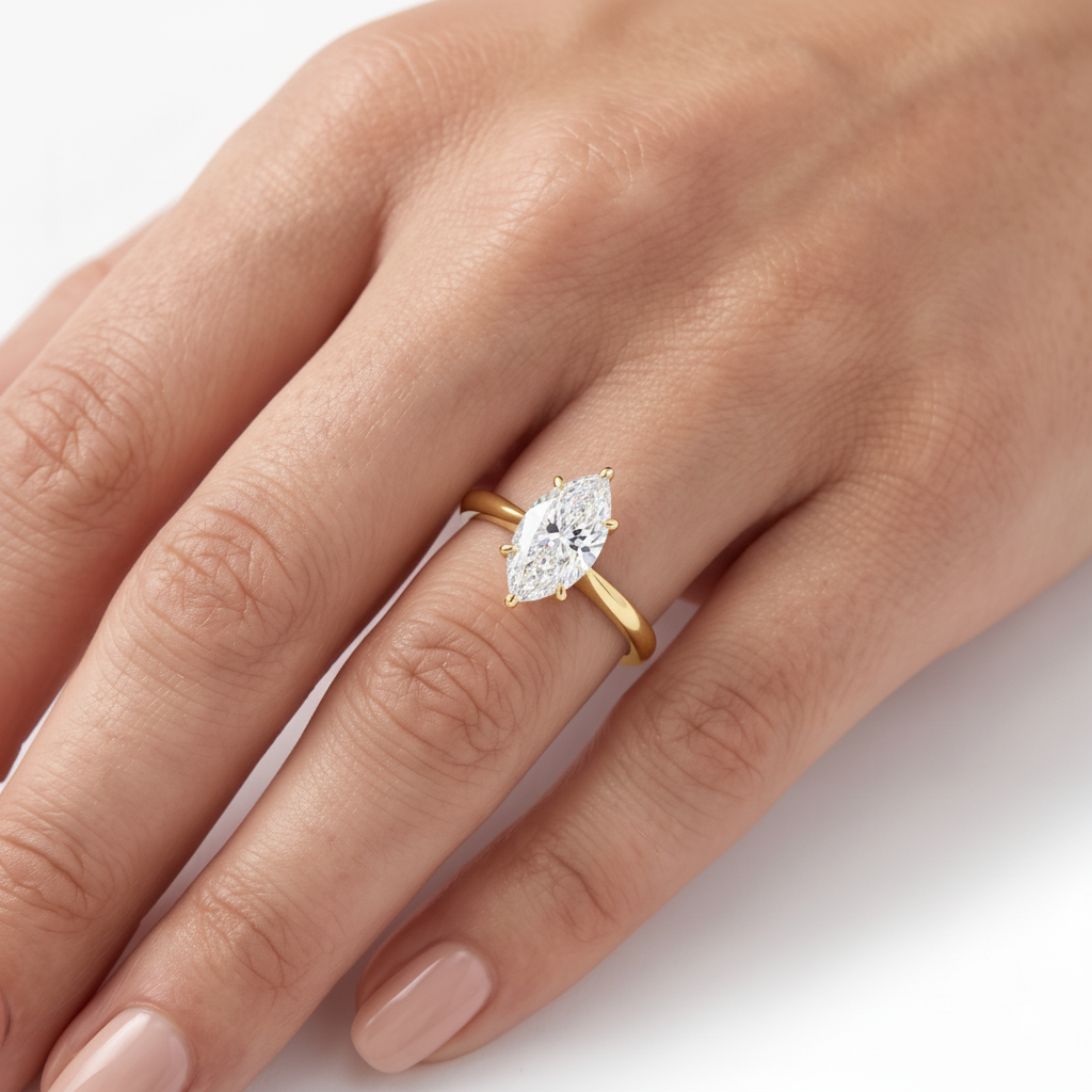 _lifestyle_image@SKU:R5314-LADM01000004Y #metal_10k-yellow-gold+origin_lab-grown+quality_g-si